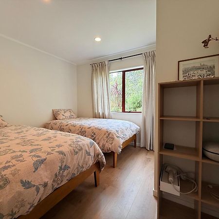 A Cabin With A Big View, Comfort And Tranquility, Close To Vines Martinborough Exterior photo