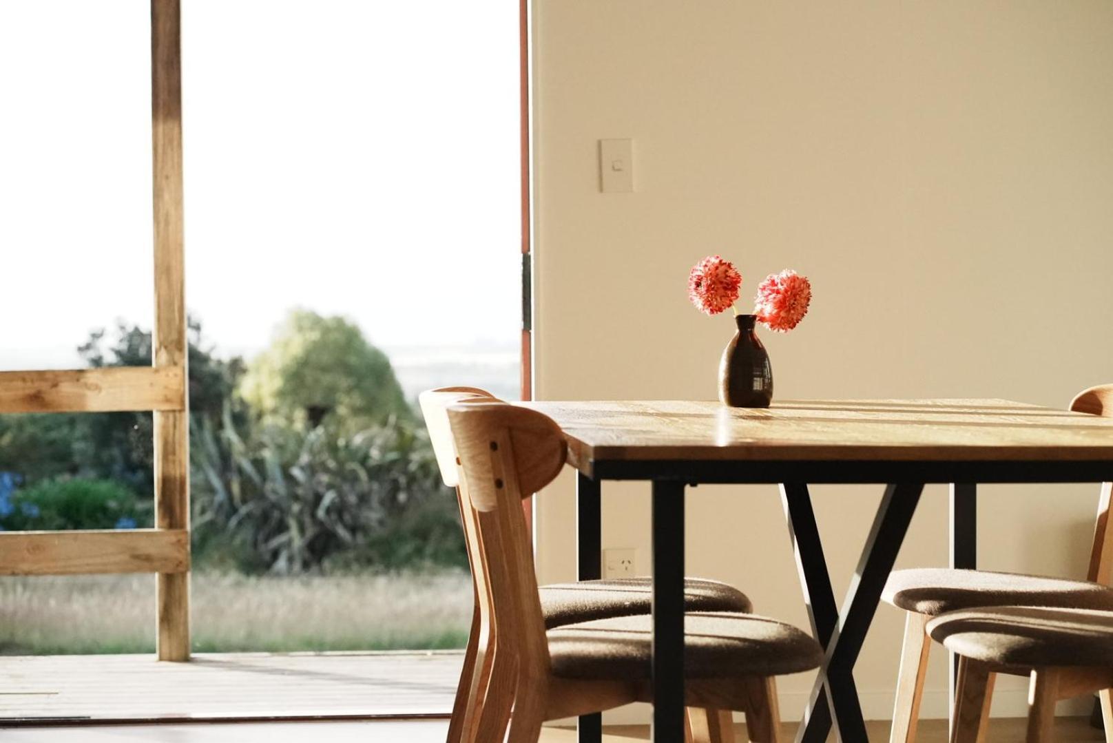A Cabin With A Big View, Comfort And Tranquility, Close To Vines Martinborough Exterior photo