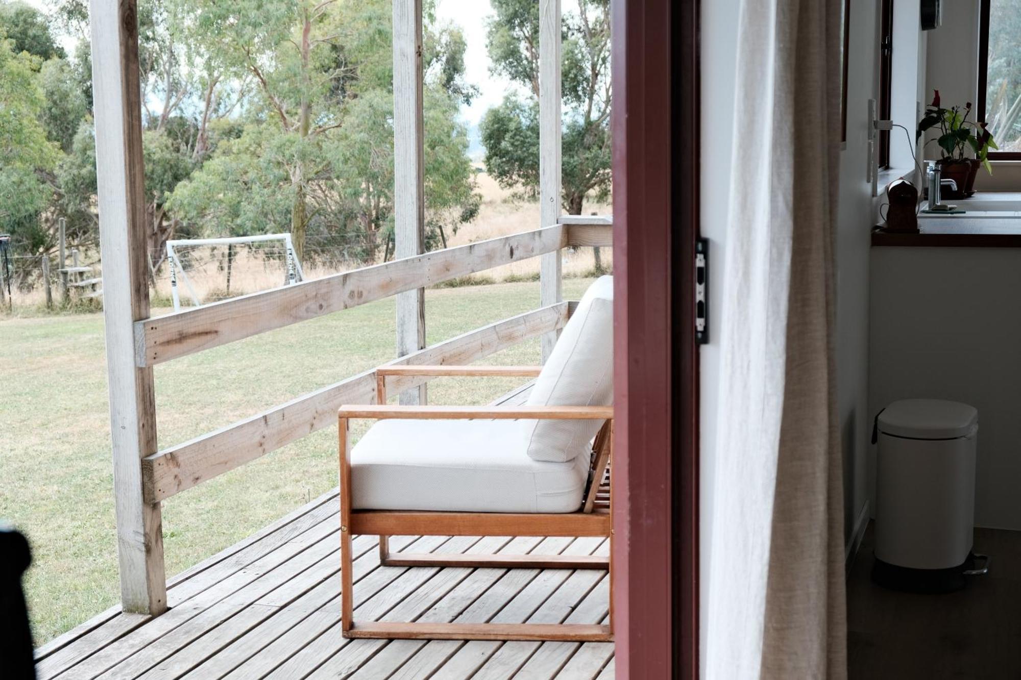 A Cabin With A Big View, Comfort And Tranquility, Close To Vines Martinborough Exterior photo